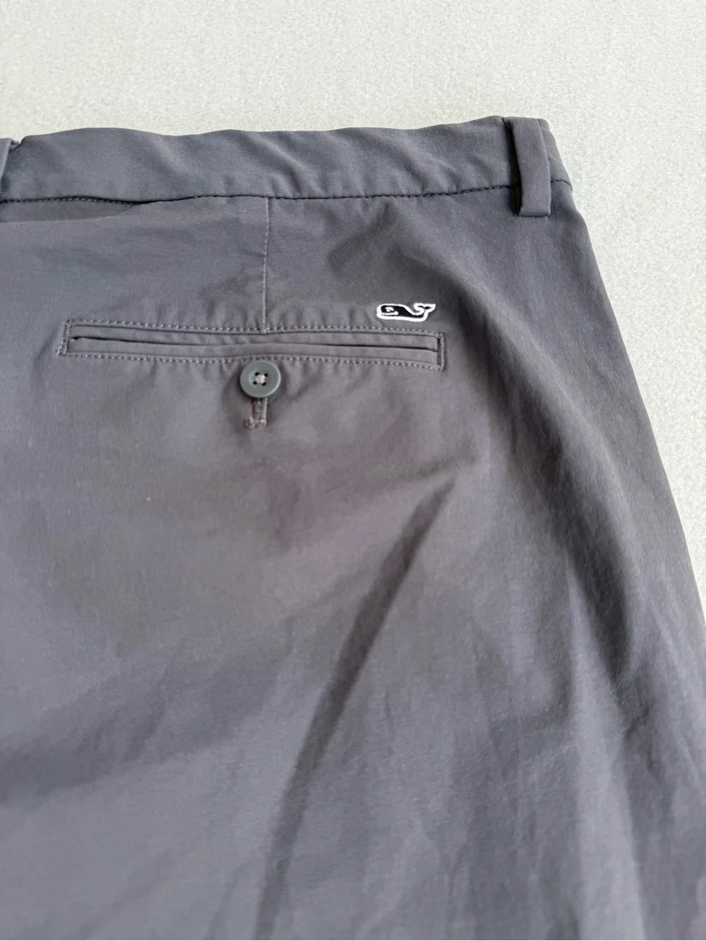 Vineyard Vines Performance Shorts Mens 42 Dark Grey 8” Inseam Slash Pockets Golf